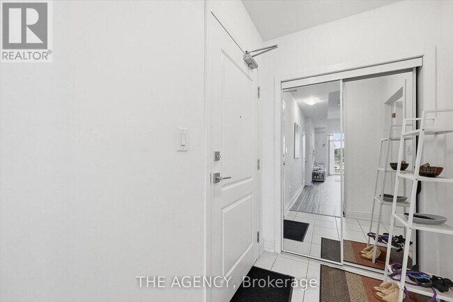 Photo - 450 Dundas St E Unit 101