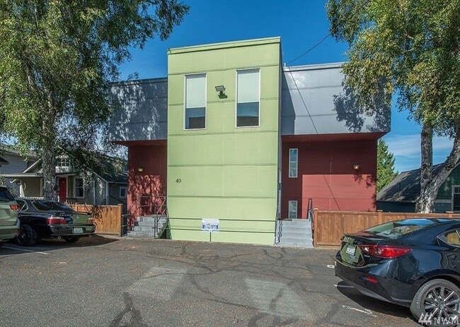 Building Photo - Beautifully Updated Queen Anne 2bd 2bath T...
