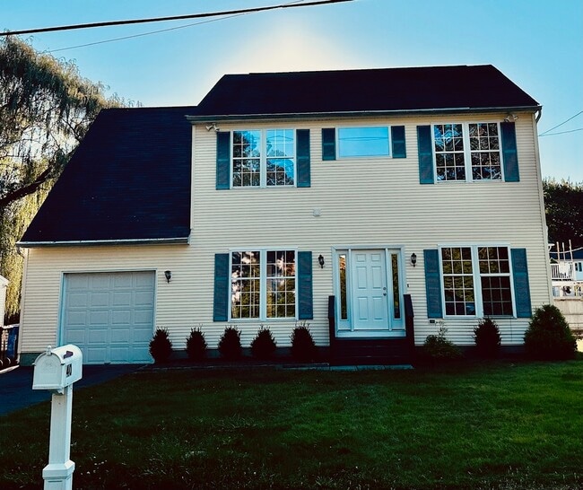 Building Photo - 40 Marlin Dr