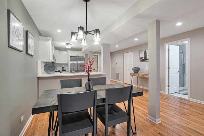 Photo - 1859 N Winnebago Ave Unidad GARDEN