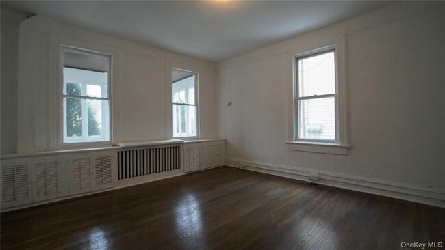 Photo - 27 Lawrence Ave Unit 1