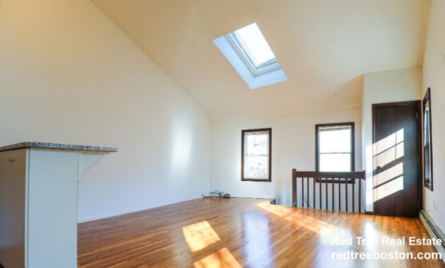 Photo - 10 Shepard St