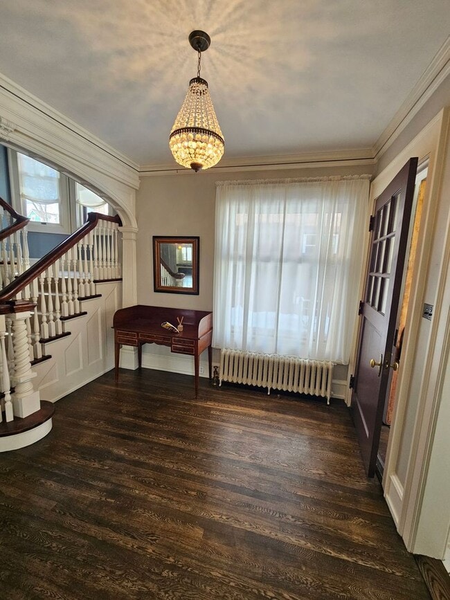 Photo - 2245-2247 N Lake Dr. (Duplex) Unidad 2245 - Lower