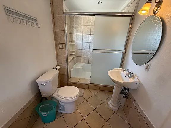 Photo - 138 16th St