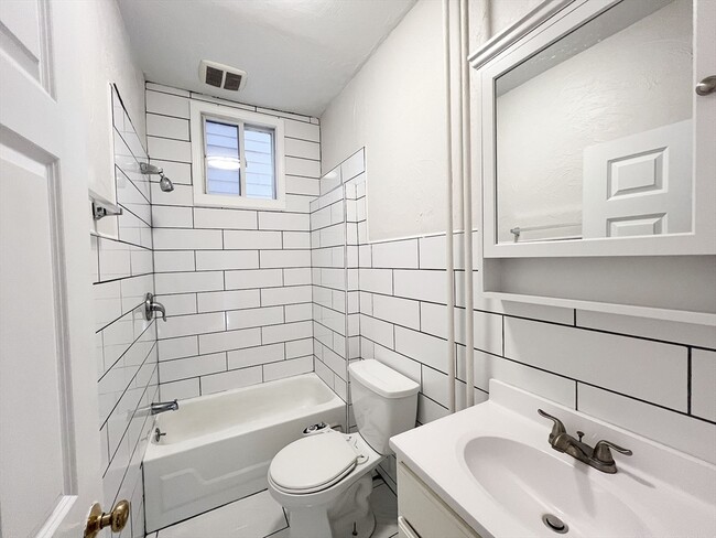 Photo - 207 Trenton St Unidad 2