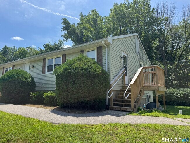 8 White Oak Rd Unit D