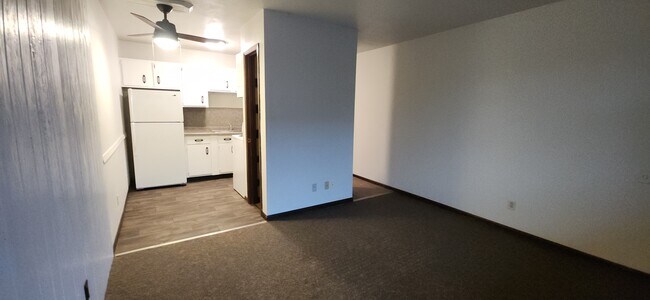 Photo - 625 9th St N