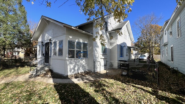 Photo - 1132 Portage Ave Unit N Dame Beacon River Path