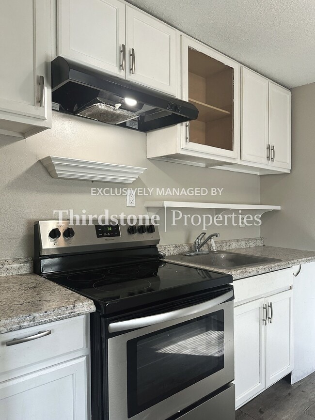 Photo - 705 Franklin St