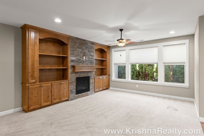 Photo - 4 Bedroom 3 Bath Upscale Luxury Fishers Landing Townhome