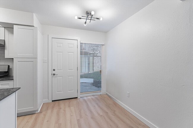 Photo - Newly Renovated 2/1 Apartment in East Austin Unidad A
