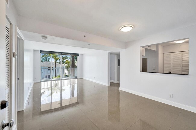 Photo - 1450 SE 3rd Ave Unit 305