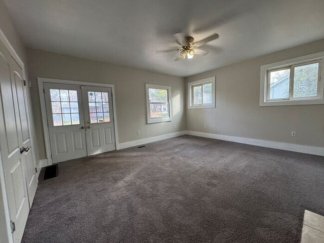 Photo - 2 Bedroom Must See!