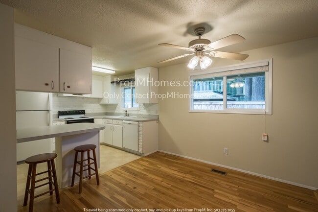 Photo - Classic and Cozy Lake Oswego Three Bedroom Ranch Style Home On Large Lot!