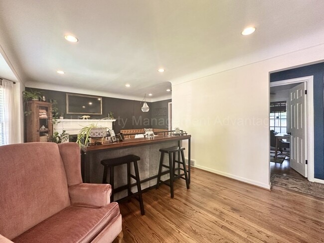Photo - 4327 Samoset Rd