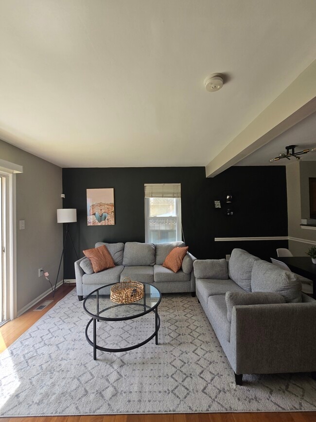 3045 Shepperton Ter Unidad 3 Bedroom Townhouse