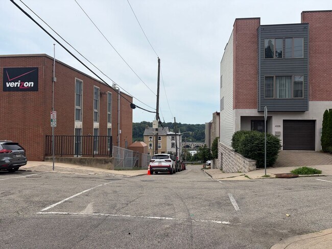 Photo - 214 Grape St