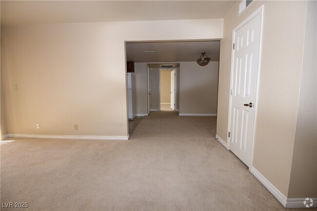 Building Photo - 5116 River Glen Dr Unit 225 Rental