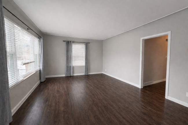 Photo - 5306 E 10th St