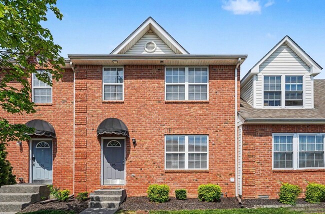Building Photo - Donelson Townhome!