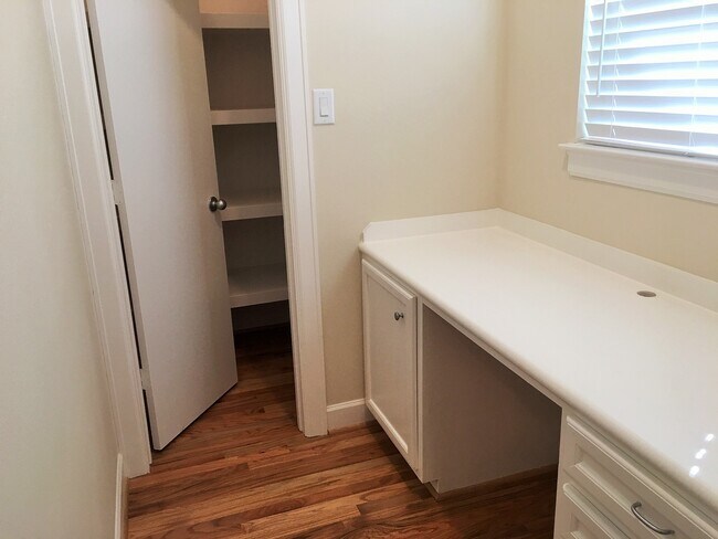 Photo - 3618 Main Plaza Dr