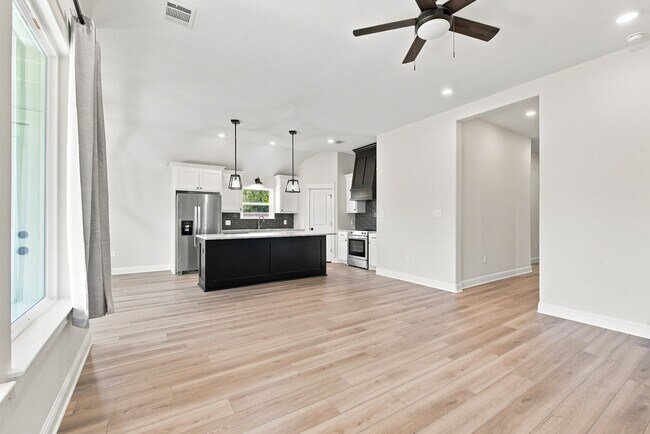 520 Combine Rd