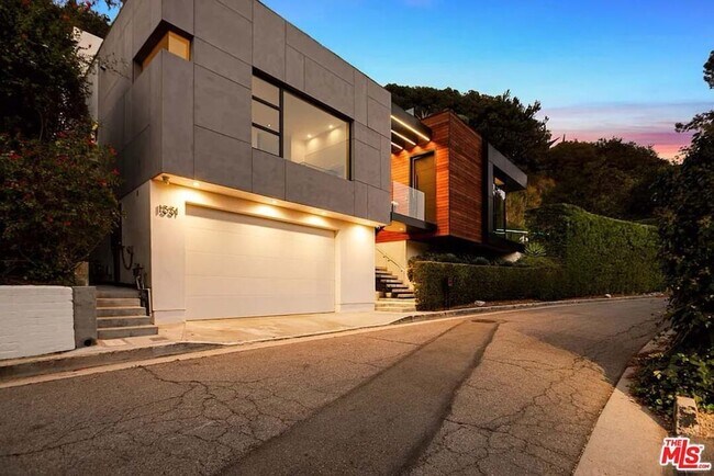1331 Belfast Dr