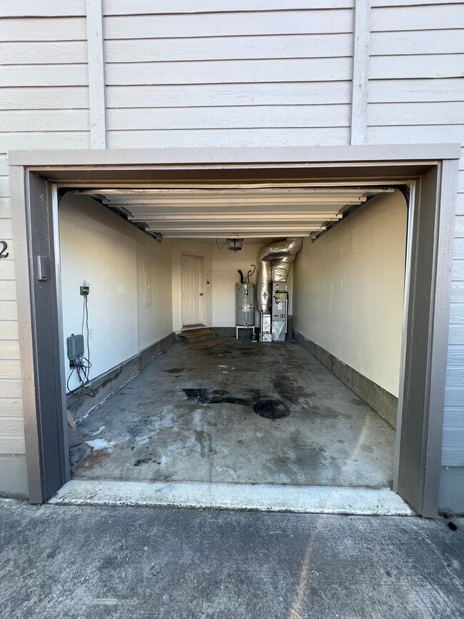 Photo - 3 Bedroom 2 Bath Duplex in Springfield on a cul-de-sac