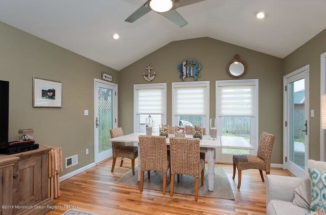 Photo - 615 Fifth Ave