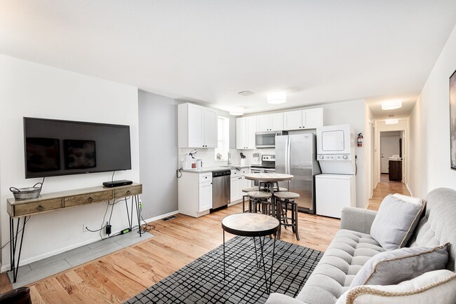 Photo - 2411 Tremont Pl