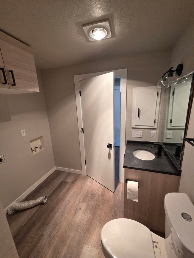Photo - 1811 Regal St