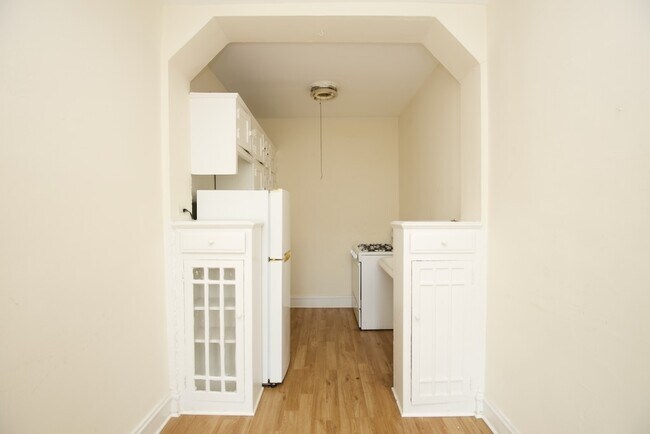 4856 N Damen Ave Unit 112