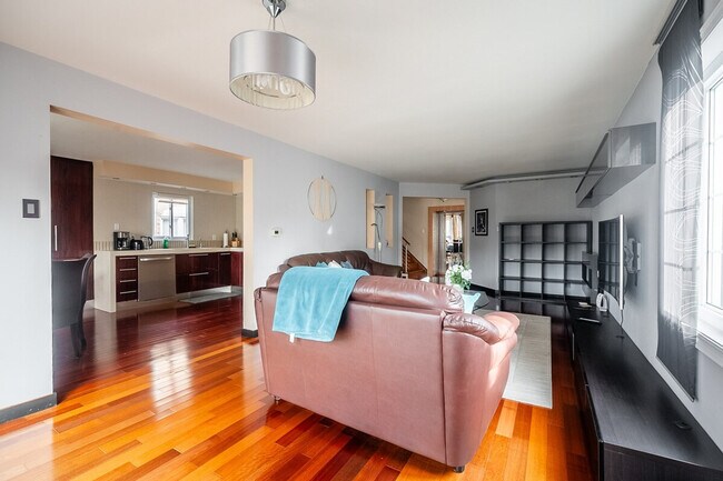 Photo - 122 Crosby Ave Unit SI ID1513129P