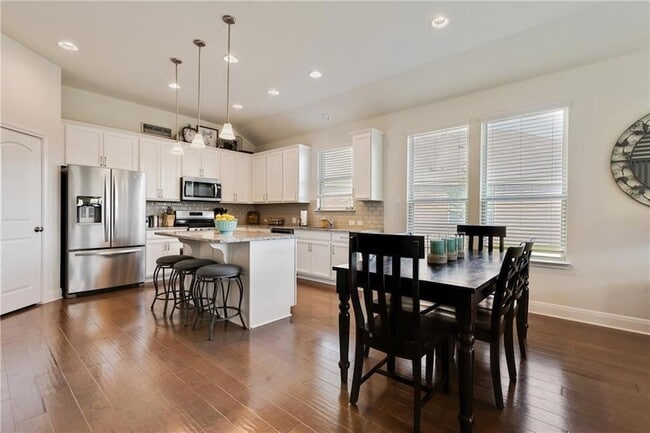 Photo - 1016 McCormick Cv