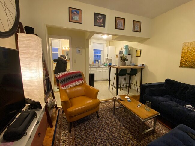 Building Photo - 162 Kelton St Unit 6 Rental