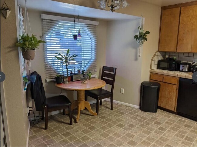 6434 Woodward Dr Unit B