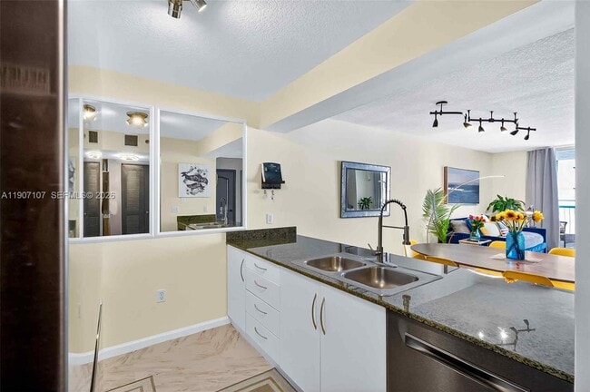 Photo - 1200 Brickell Bay Dr Unit 3914