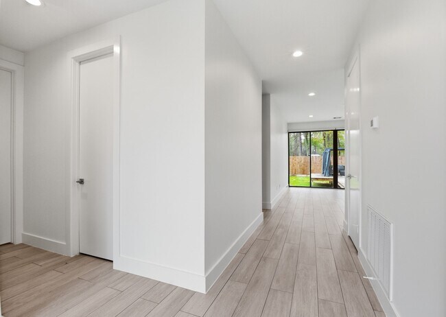 Photo - 1530 Primrose St