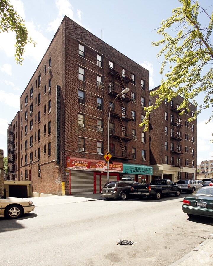 210 E 181 St - 210 E 181 St