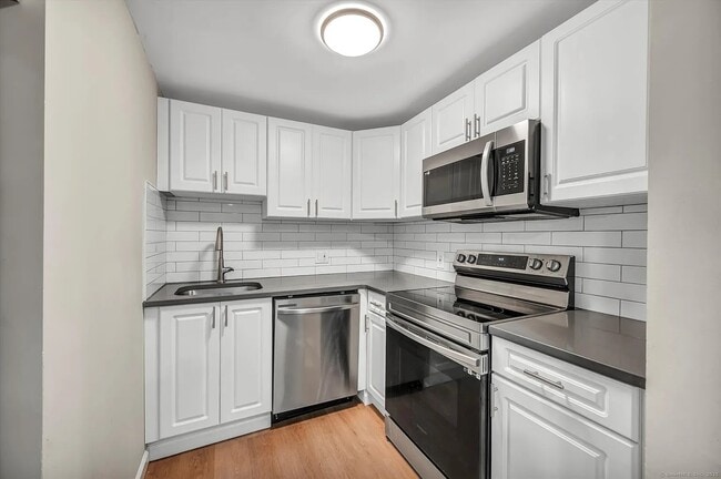 Building Photo - 56 Burgundy Hill Ln Unit 56 Burgundy Hill Ln