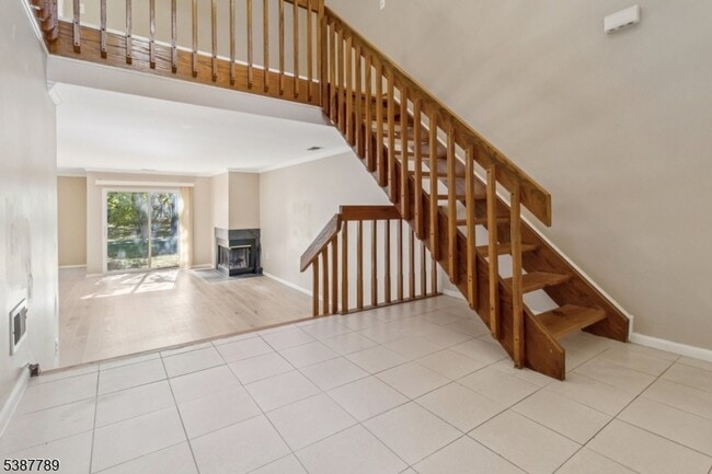 Photo - 10 Brookline Ct