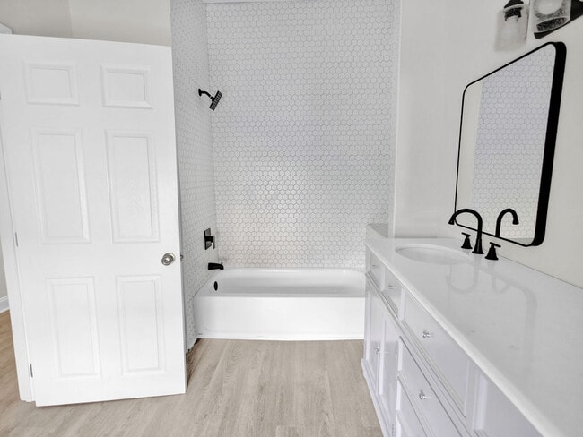 Photo - 1214 E Eager St