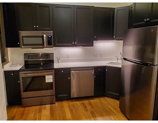 Building Photo - 109 Webster Ave Unit 1