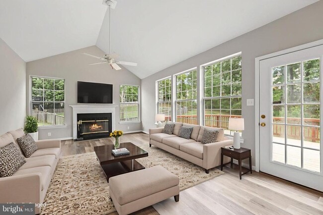 Photo - 18865 Crossroads Ct