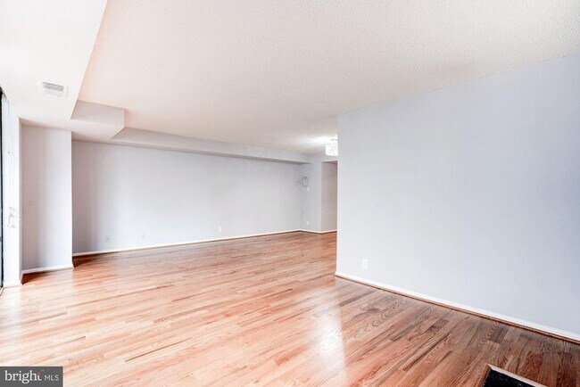 Photo - 1140 23rd St NW Unidad 806
