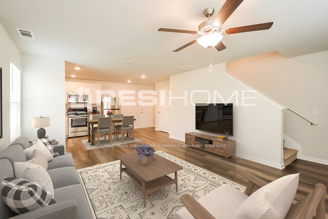 Photo - 103 Wellbrook Ct NE