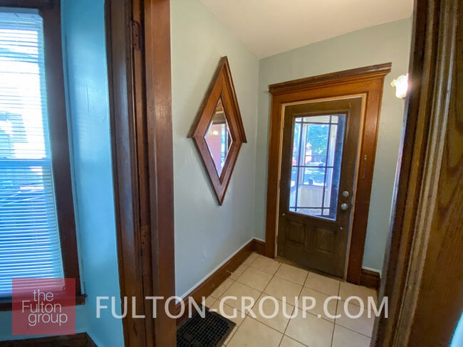 Photo - 714 Veto St NW