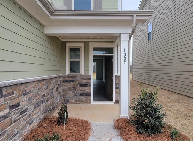 Photo - 1007 Maylen Trce