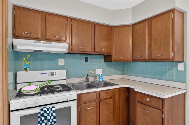 Building Photo - 2630 Hope Ave Unit 2630-C