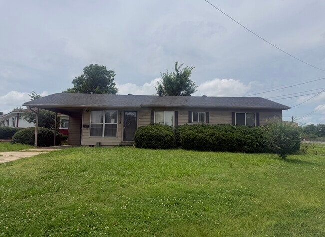Building Photo - 5115 N Woodland Dr